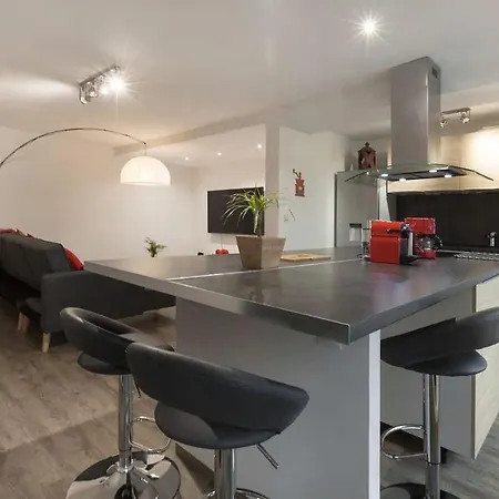 La Dimiere - De Standing En Hyper-centre - * 卢维耶